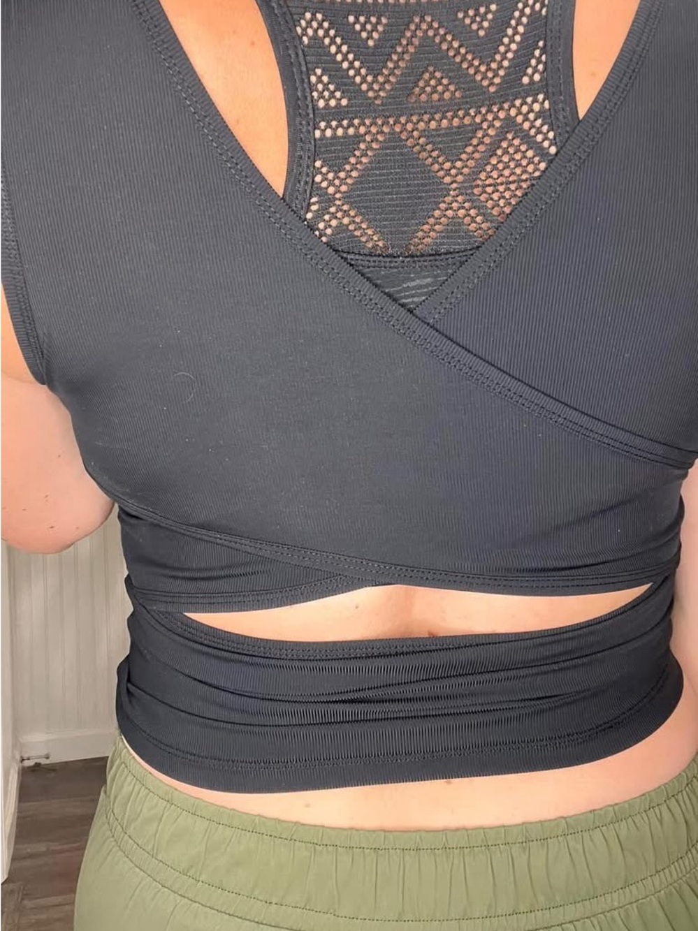 Zyia Black Ribbed V Tank - Picture 3 of 7